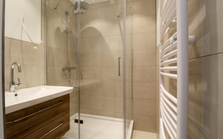 VERMIETUNG – Topp-modernisierte 3 – 4-Zimmer Endetagen-Wohnung in Ammersbek