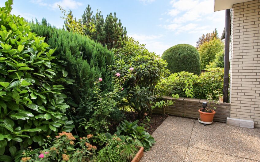 VERKAUF – 2-Zimmer-Wohnung mit sonniger Terrasse und TG-Stellplatz in Hamburg-Sasel